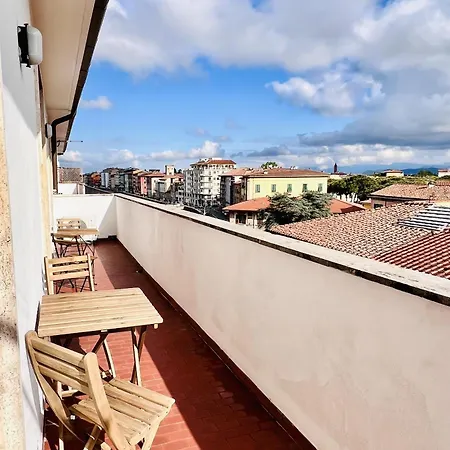 Attico Terrazza Vista Panoramica Lungarni Pisani Apartment Exterior photo